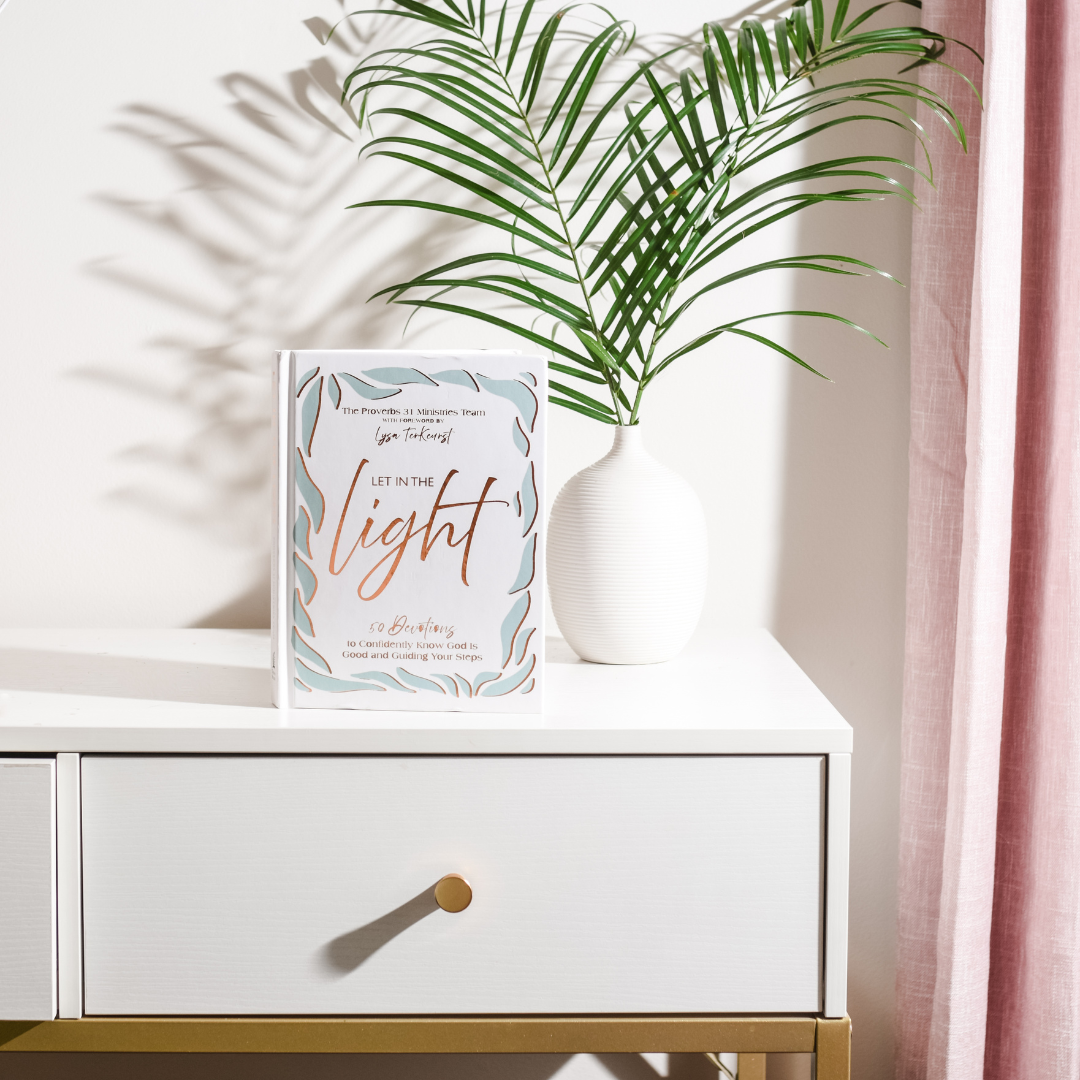 Let In the Light: 50 Devotions to Confidently Know God Is Good and Guiding Your Steps