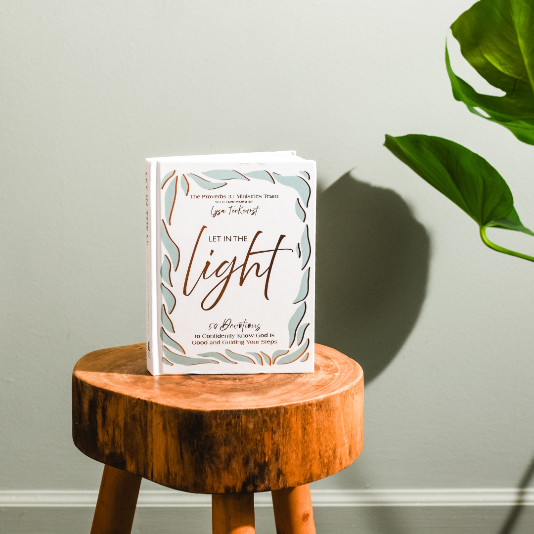Let In the Light: 50 Devotions to Confidently Know God Is Good and Guiding Your Steps