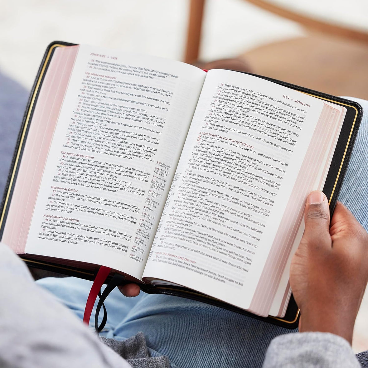 NKJV, Single-Column Reference Bible, Verse-by-verse, Red Letter, Comfort Print