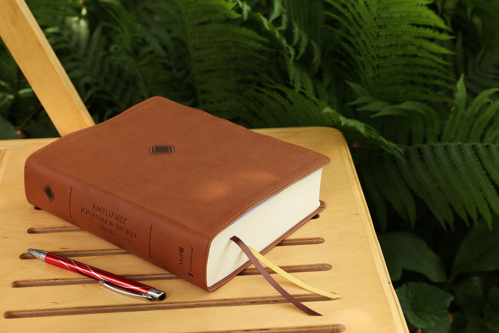 Amplified Journal the Word Bible, Leathersoft, Brown: Reflect, Take Notes, or Create Art Next to Your Favorite Verses