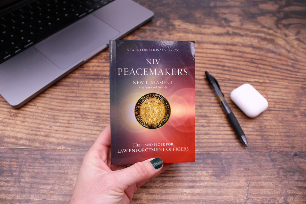 NIV, Peacemakers New Testament with Psalms and Proverbs, Pocket-Sized, Paperback, Comfort Print: Help and Hope for Law Enforcement Officers