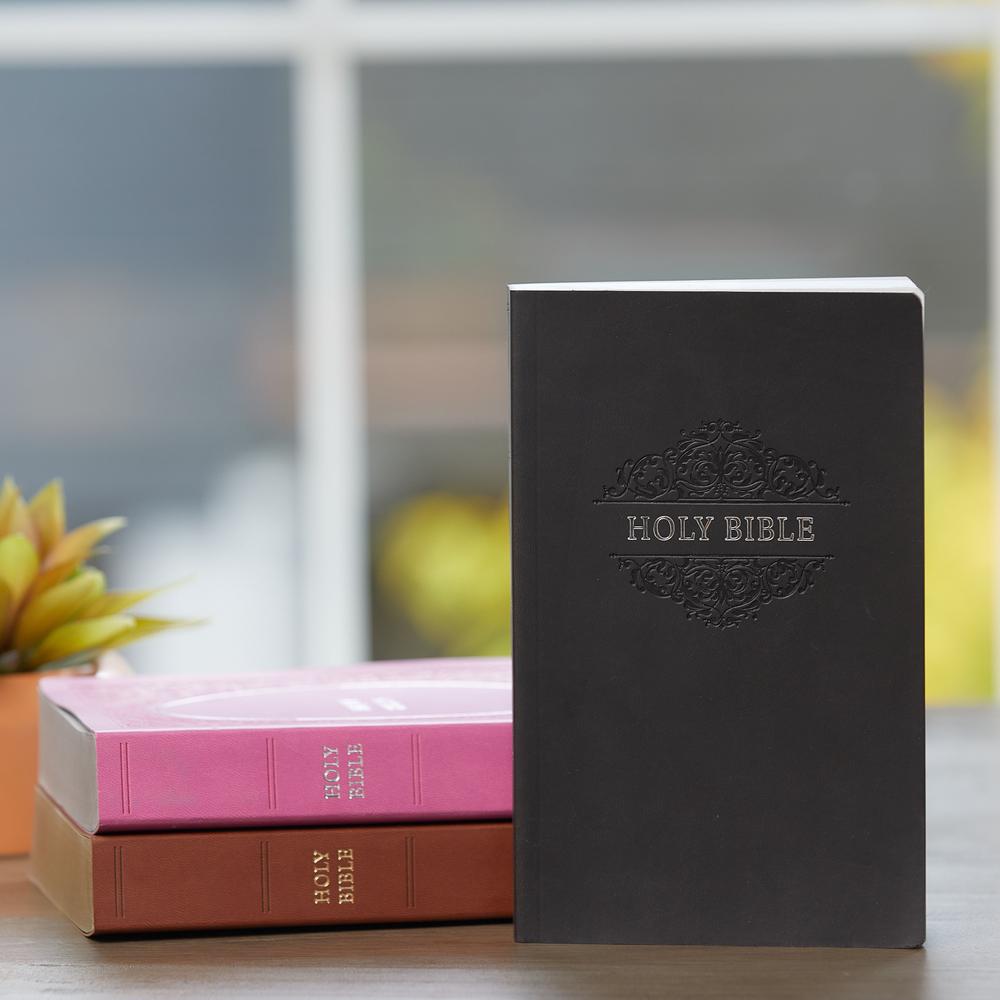 NKJV, Holy Bible, Soft Touch Edition, Comfort Print: Holy Bible, New King James Version