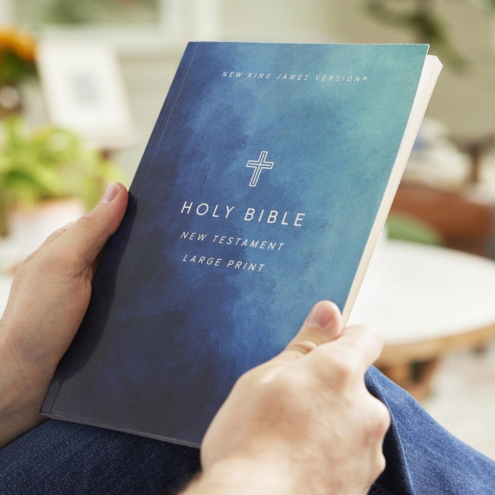 NKJV Large Print Outreach New Testament Bible, Cross Softcover, Case of 68 Bundle