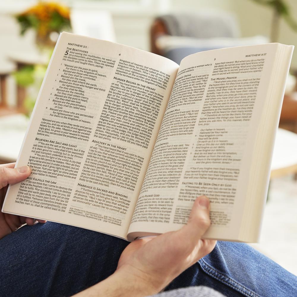 NKJV Large Print Outreach New Testament Bible, Cross Softcover, Case of 68 Bundle