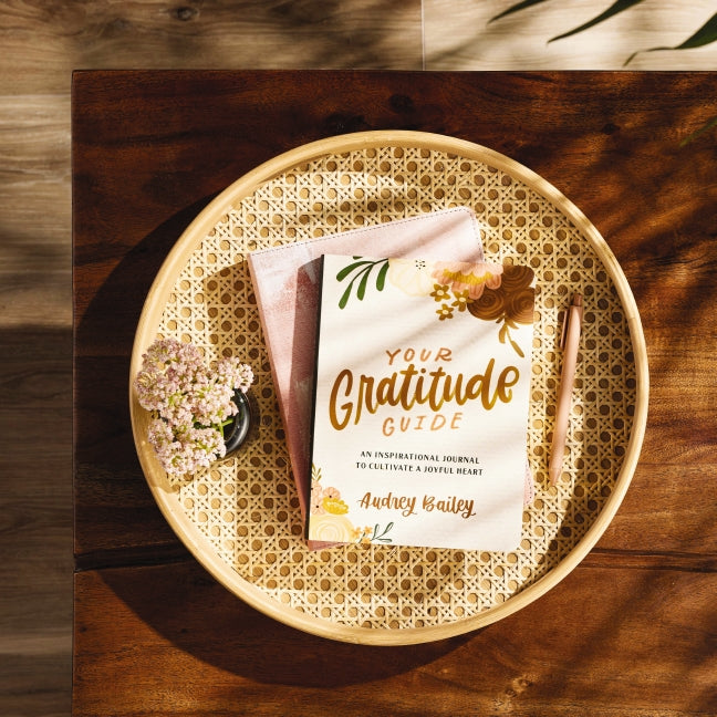 Your Gratitude Guide: Your Gratitude Guide: An Inspirational Journal to Cultivate a Joyful Heart