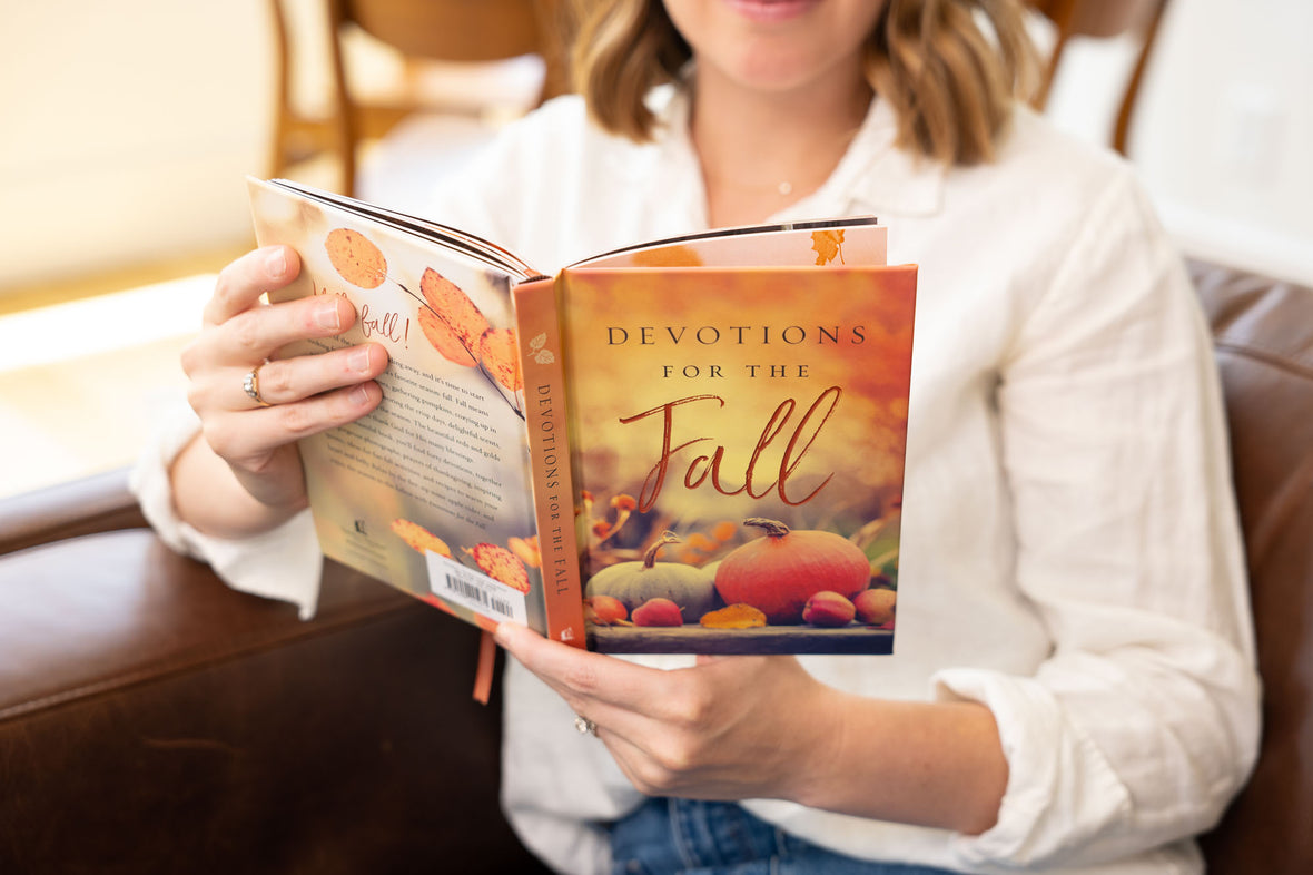 Devotions for the Fall: Celebrate the Harvest Season with Gratitude an ...