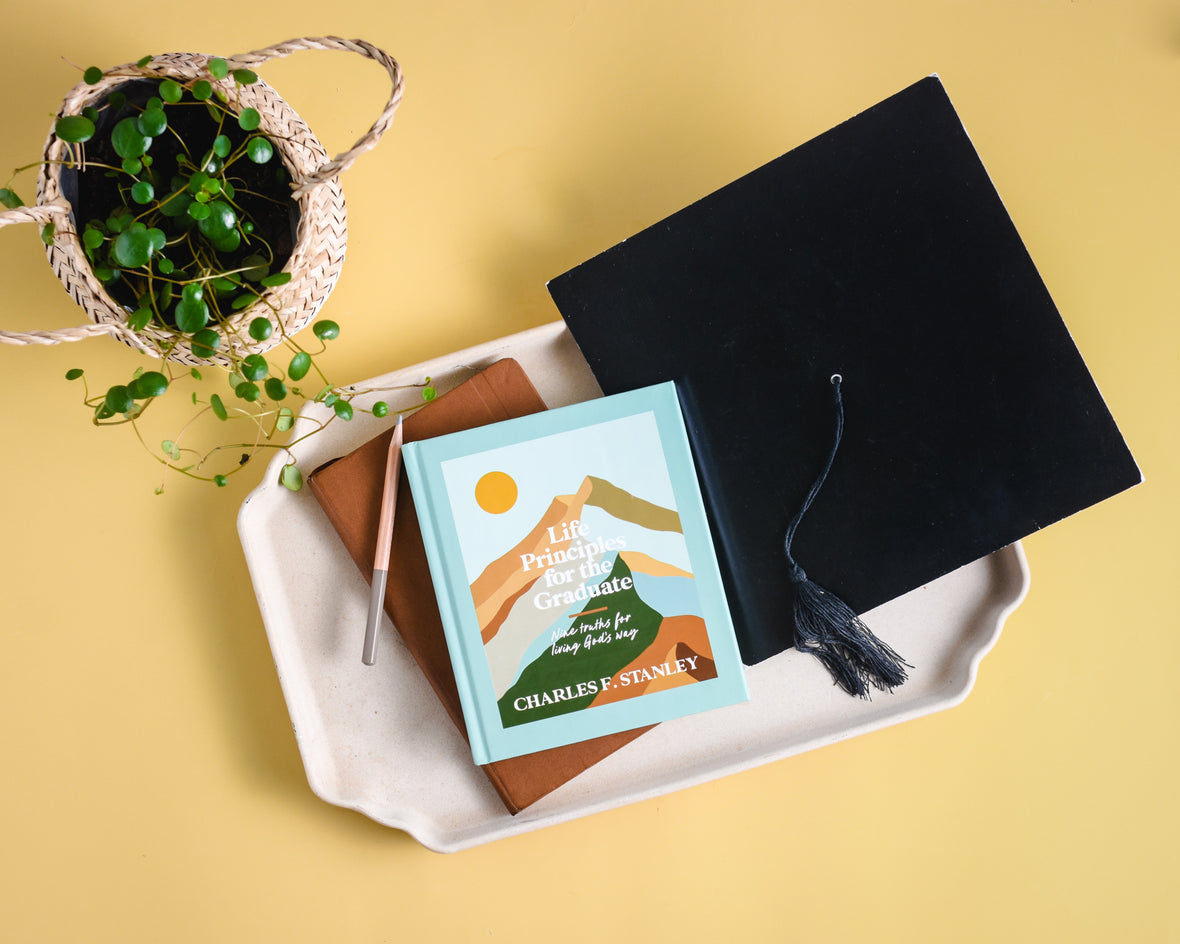 Life Principles for the Graduate: Nine Truths for Living God's Way – The Perfect Christian Graduation Gifts to Celebrate Your Grad