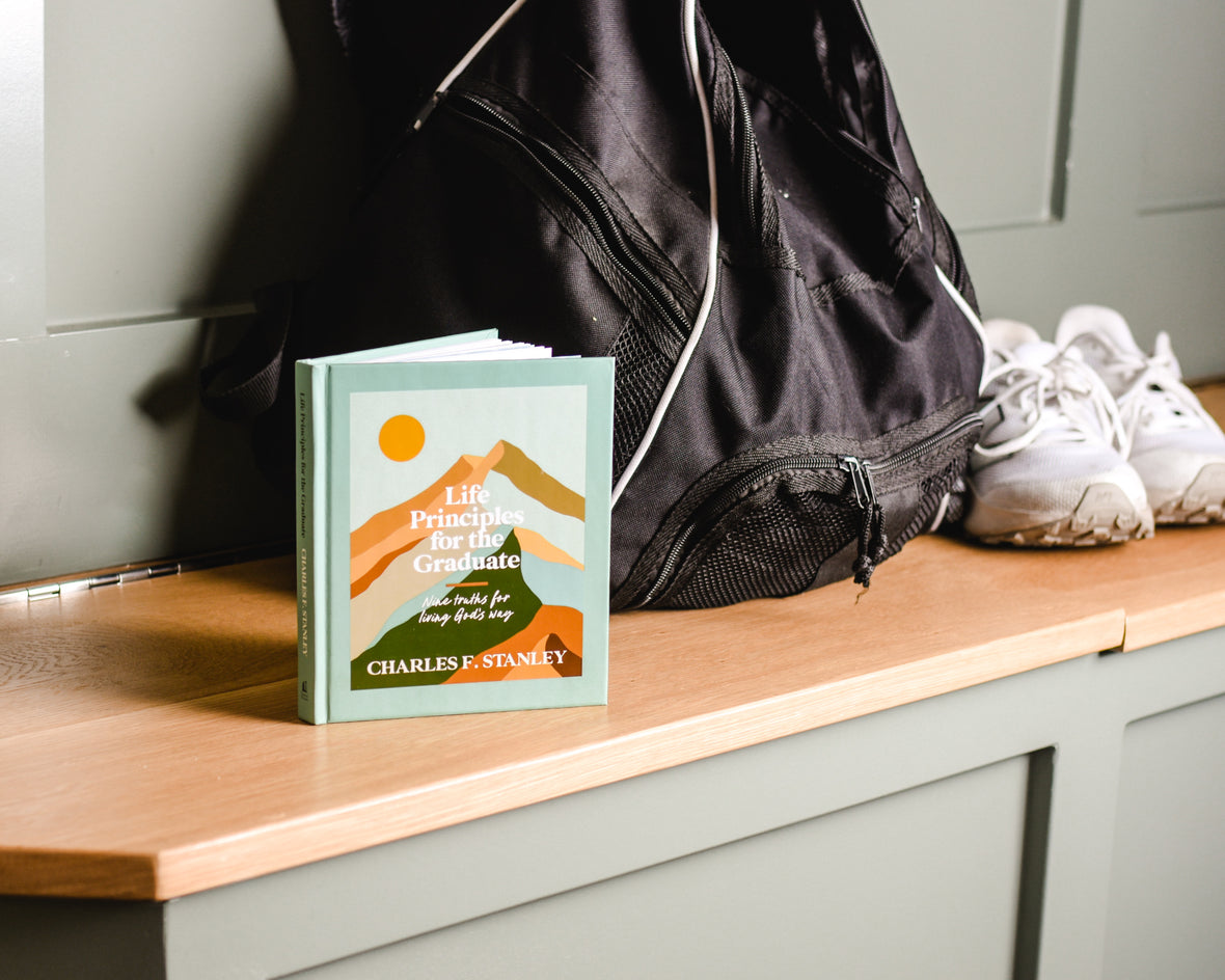 Life Principles for the Graduate: Nine Truths for Living God's Way – The Perfect Christian Graduation Gifts to Celebrate Your Grad
