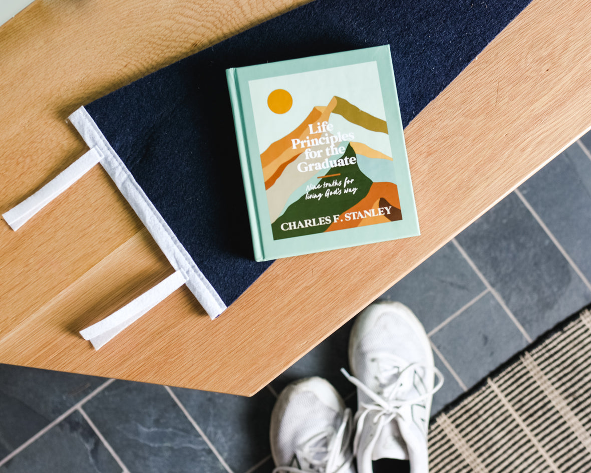 Life Principles for the Graduate: Nine Truths for Living God's Way – The Perfect Christian Graduation Gifts to Celebrate Your Grad