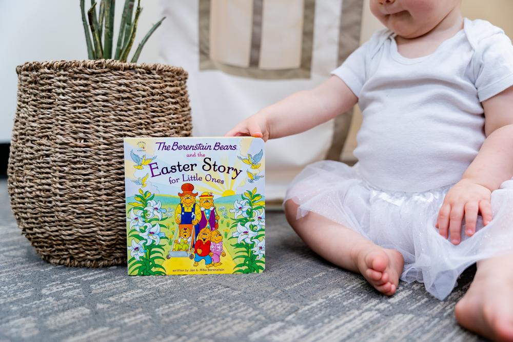The Berenstain Bears and the Easter Story for Little Ones: An Easter And Springtime Book For Kids