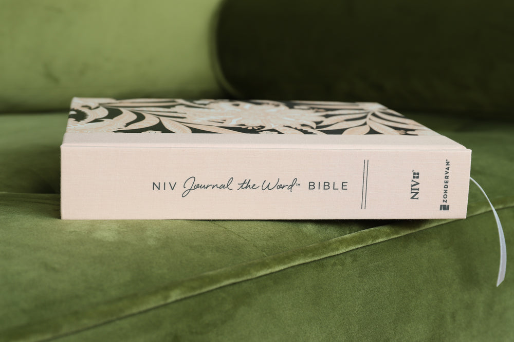 NIV Journal the Word Bible for Teen Girls Pink Floral, Hardcover:  9780310447276 