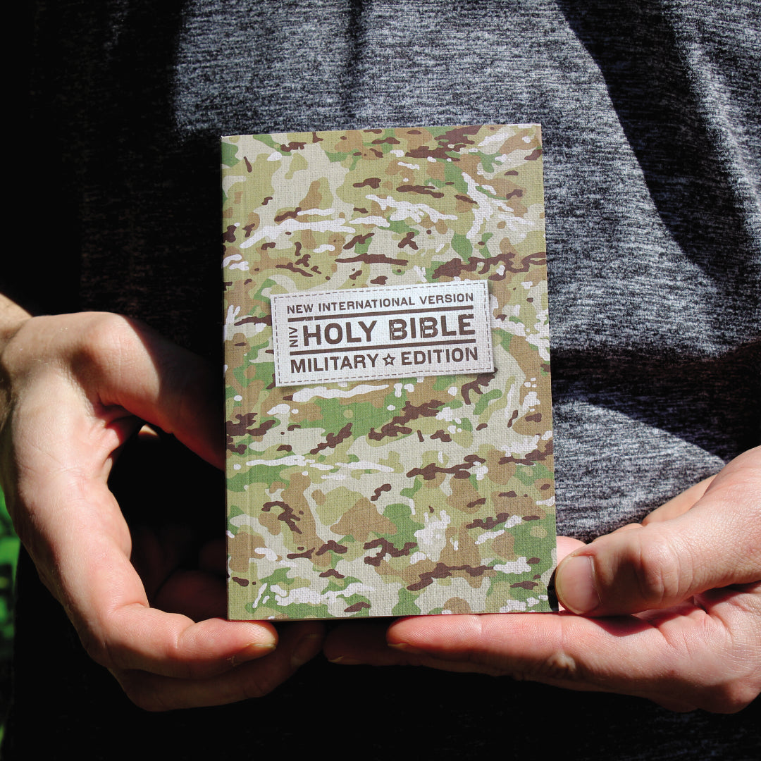 NIV, Holy Bible, Military Edition, Compact, Paperback, Military Camo, Comfort Print