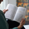 NRSV, Catholic Women's Devotional Bible: Featuring Daily Meditations by Women and a Reading Plan Tied to the Lectionary