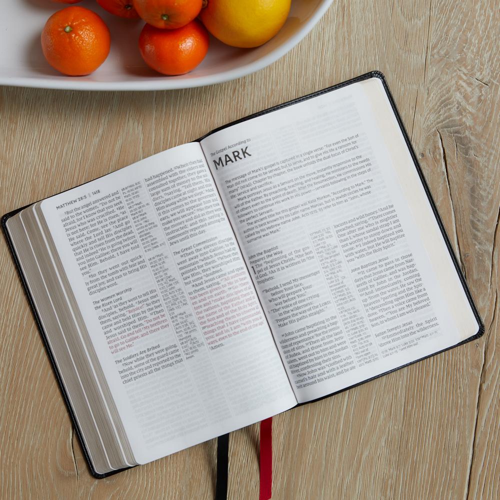 NKJV, Reference Bible, Center-Column Giant Print, Red Letter Edition, Comfort Print