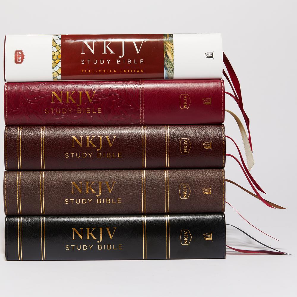 NKJV Study Bible, Full-Color, Comfort Print: The Complete Resource for  Studying God’s Word