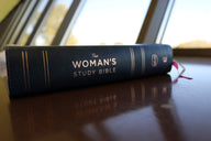 NKJV, Woman's Study Bible, Red Letter, Full-Color: Receiving God's Tru ...