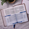 NKJV, Matthew Henry Daily Devotional Bible, Red Letter, Comfort Print: 366 Daily Devotions by Matthew Henry